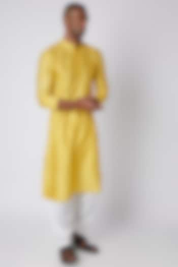 Yellow Chanderi Kurta With Buttons by Rishi & Vibhuti Men