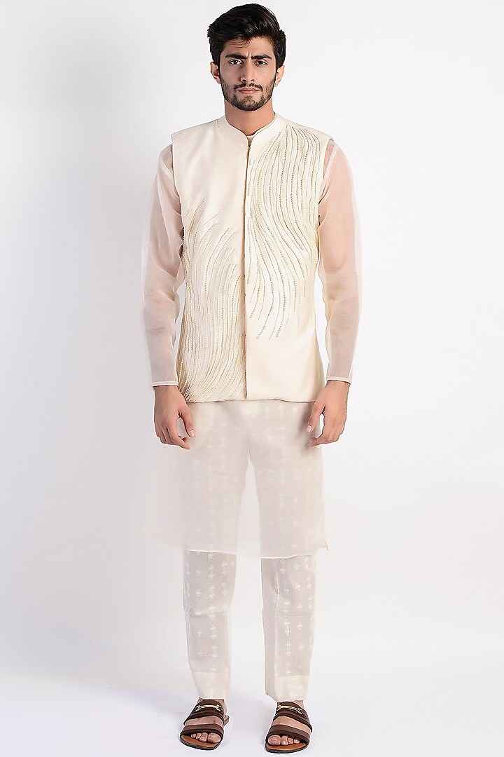Ivory Embroidered Jacket Set by Rishi & Vibhuti Men