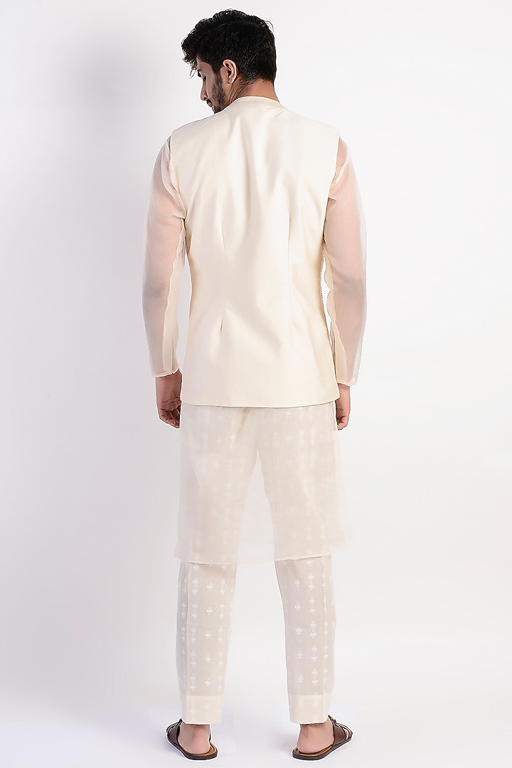 Ivory Embroidered Jacket Set by Rishi & Vibhuti Men at Pernia's Pop Up Shop