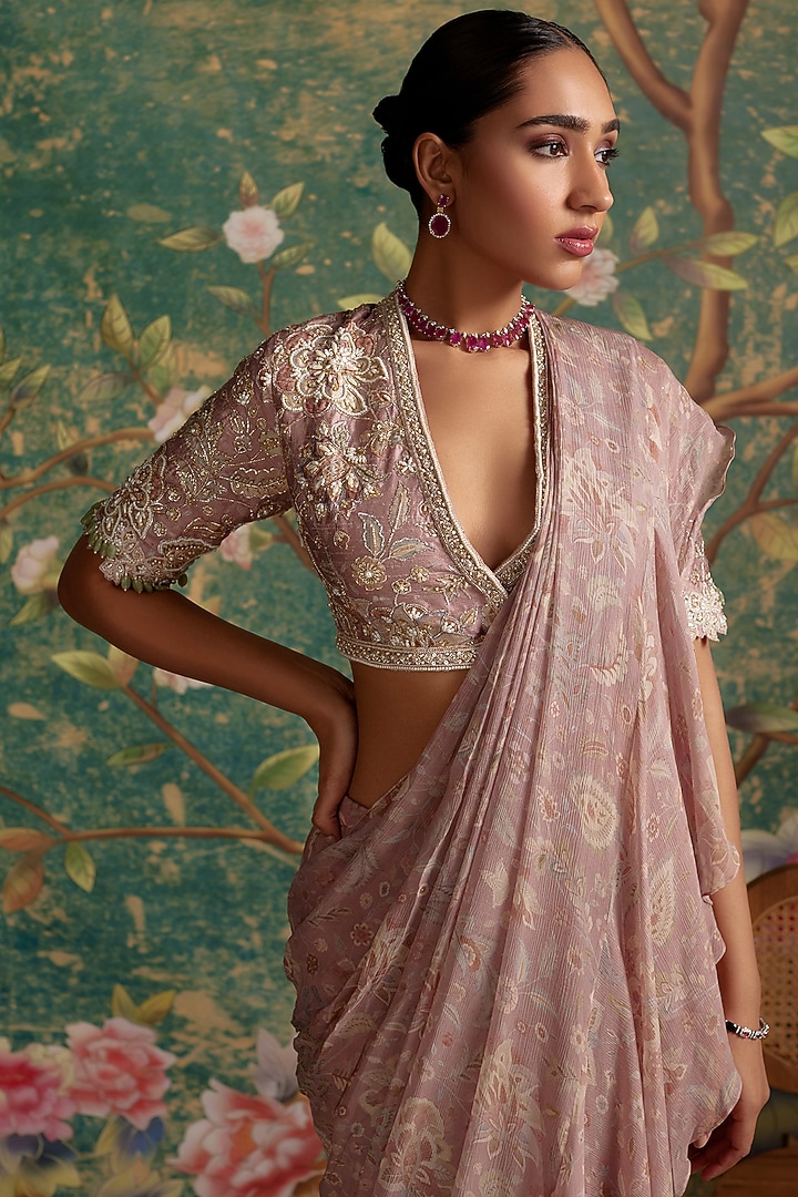 Dusky Pink Chiffon & Organza Printed Draped Reception Saree Set by Ridhi Mehra at Pernia's Pop Up Shop