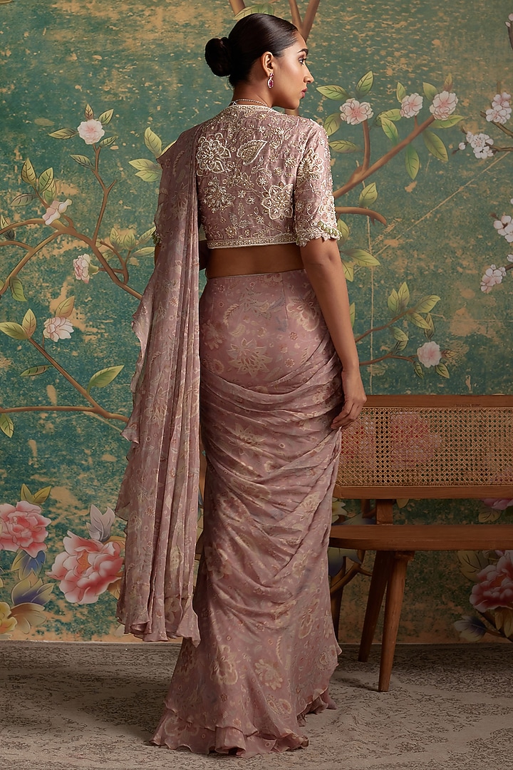 Dusky Pink Chiffon & Organza Printed Draped Reception Saree Set by Ridhi Mehra at Pernia's Pop Up Shop