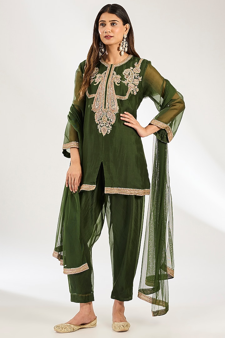 Military Green Organza Embroidered Kurta Set by Ridhi Mehra at Pernia's Pop Up Shop