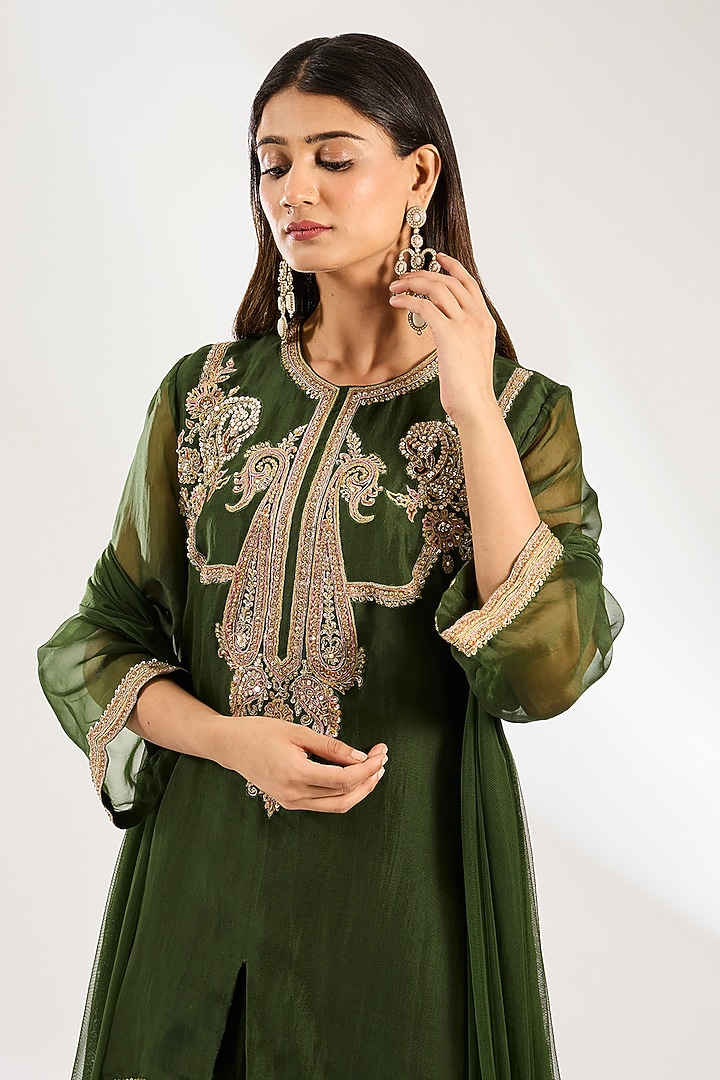 Military Green Organza Embroidered Kurta Set by Ridhi Mehra at Pernia's Pop Up Shop