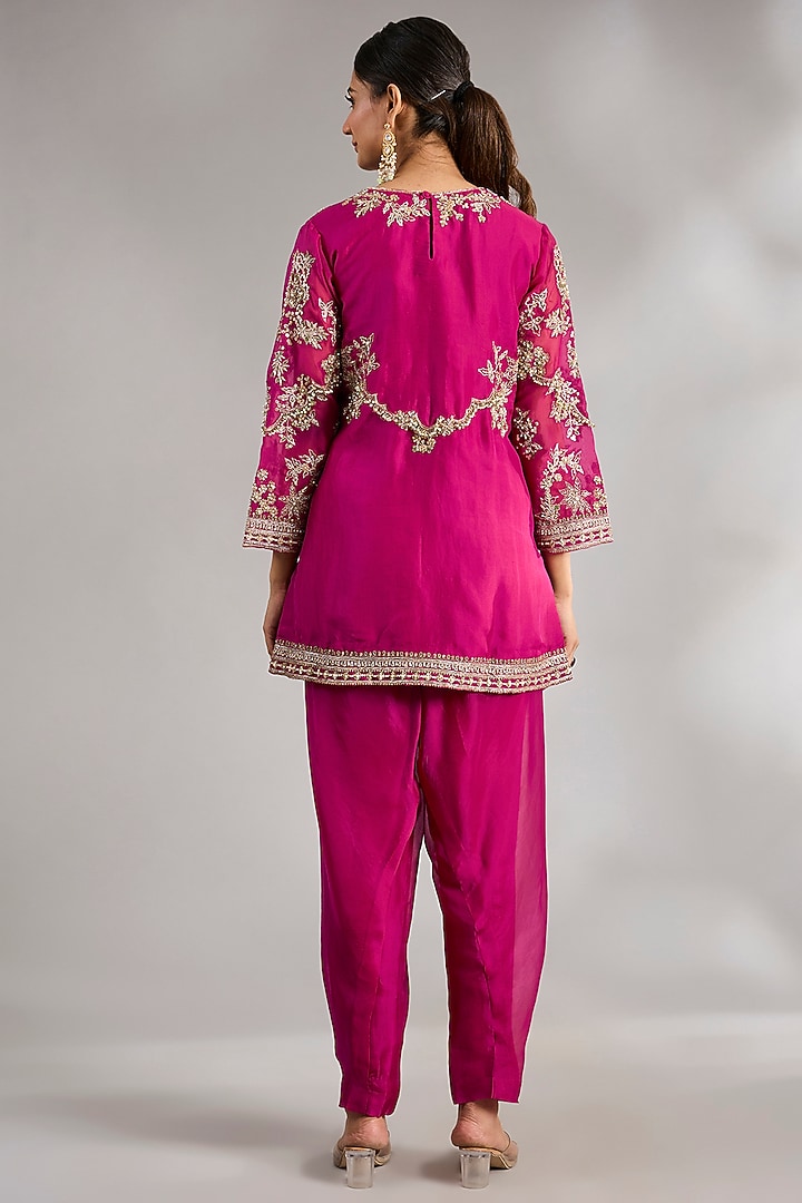 Fuchsia Organza Kurta Set by Ridhi Mehra at Pernia's Pop Up Shop