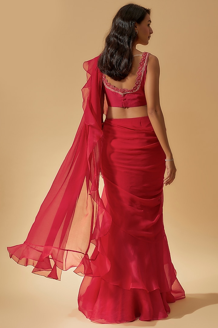 Red Chiffon & Organza Draped Reception Saree Set by Ridhi Mehra at Pernia's Pop Up Shop