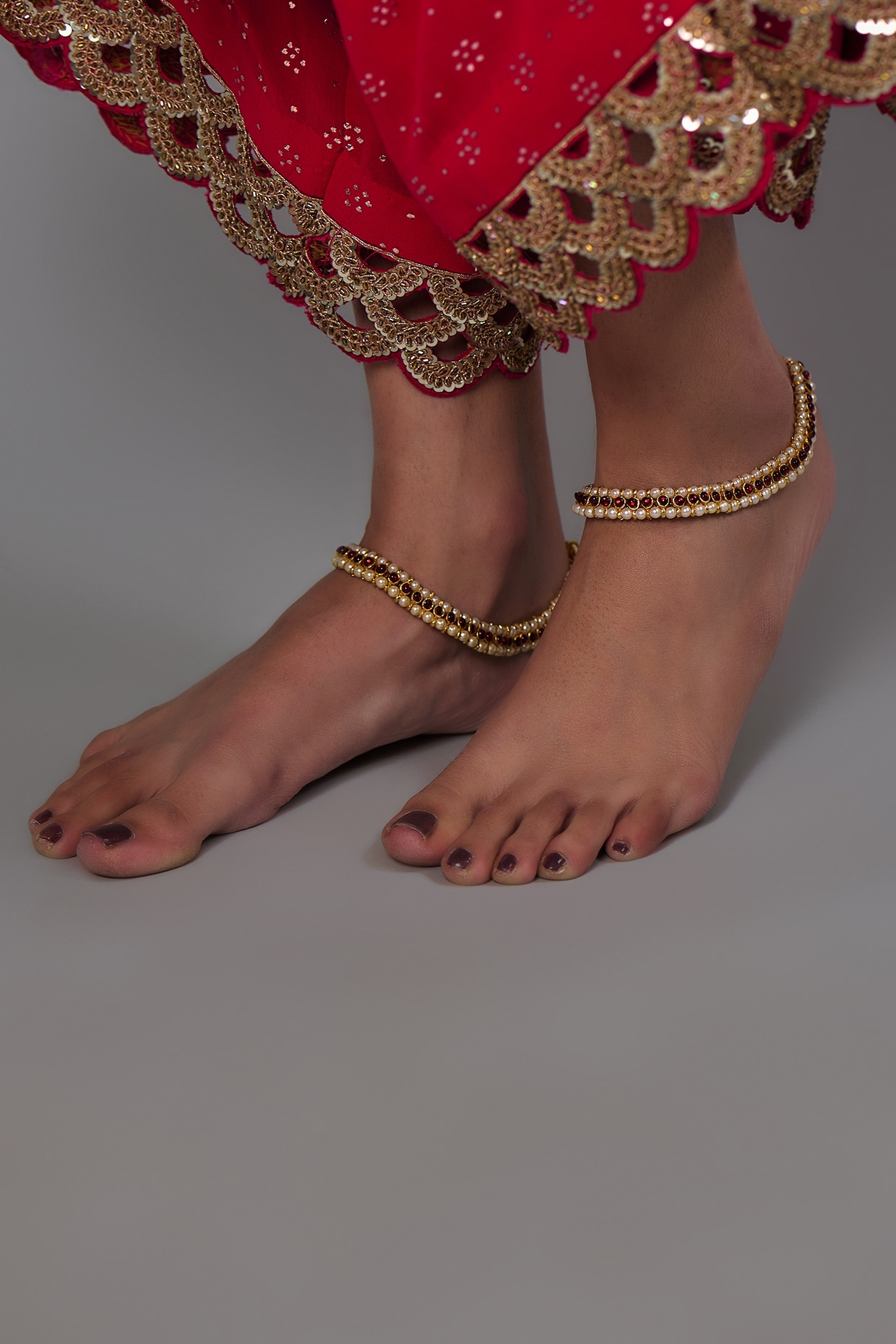 Beautiful anklets shop online