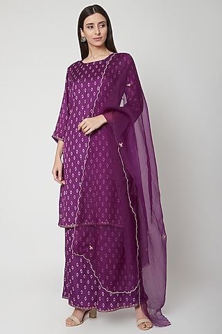 Violet Aari Embroidered Kurta Set by Ruchira Nangalia