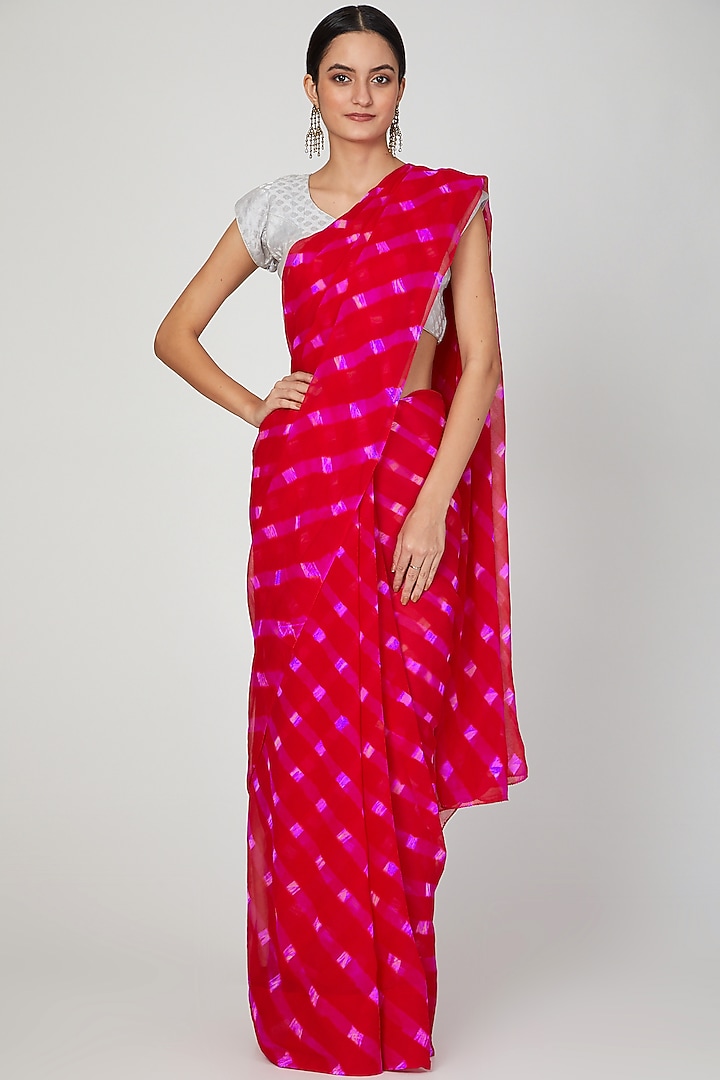 Red Leheriya Festive Saree Set by Ruchira Nangalia at Pernia's Pop Up Shop