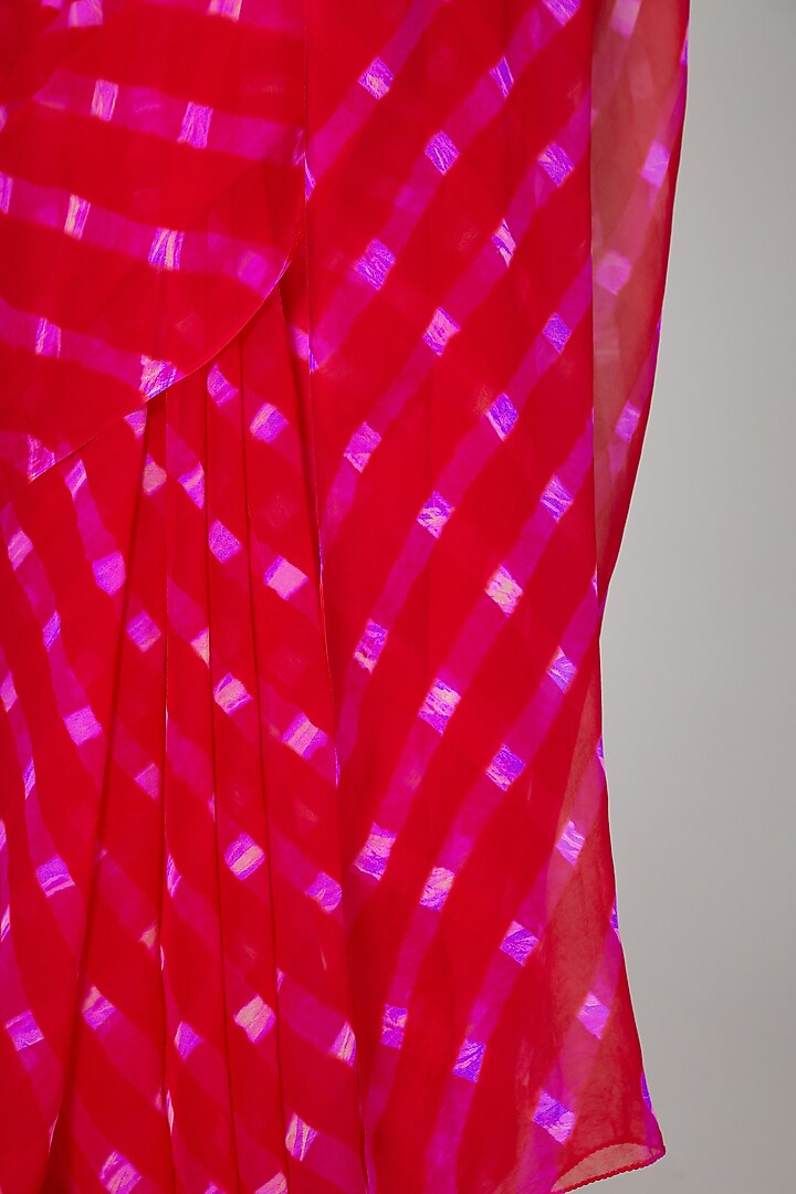 Red Leheriya Festive Saree Set by Ruchira Nangalia at Pernia's Pop Up Shop