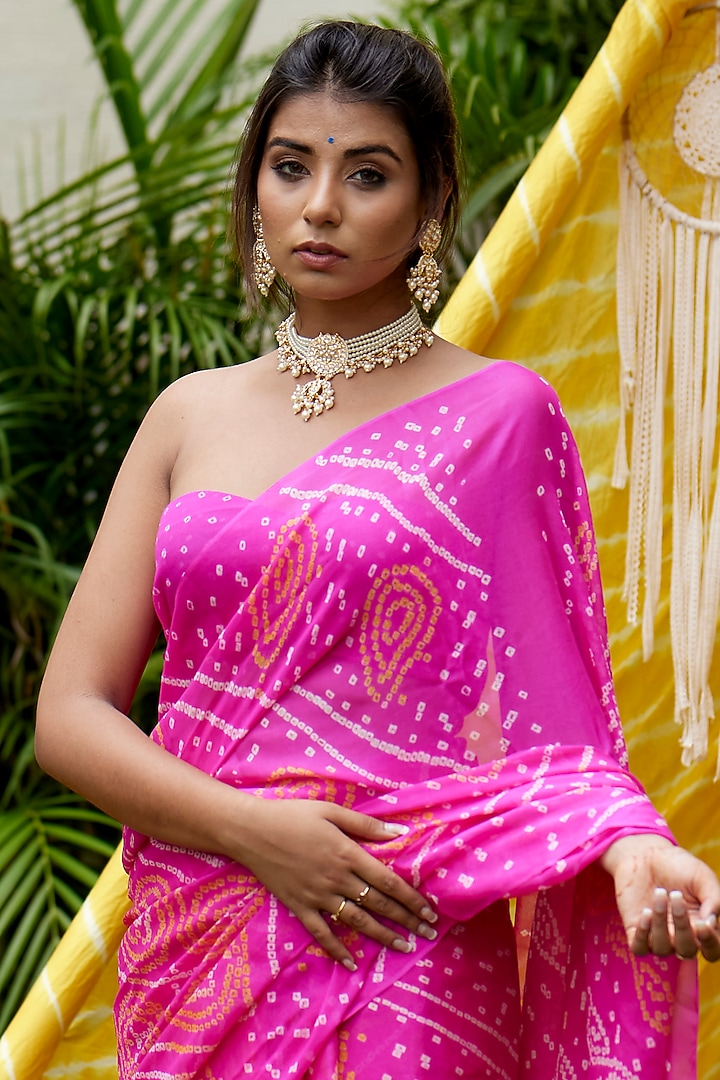 Magenta Hand-Dyed Leheriya Festive Saree With Unstitched Blouse by Ruchira Nangalia at Pernia's Pop Up Shop