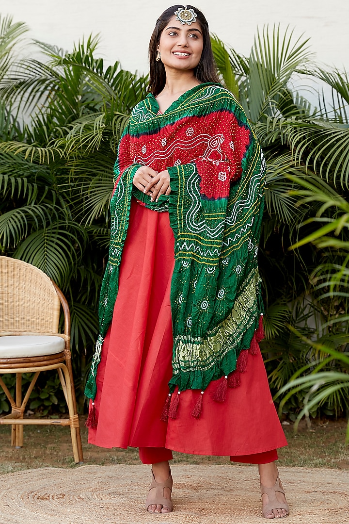 Emerald Green & Red Hand-Dyed Bandhani Dupatta by Ruchira Nangalia
