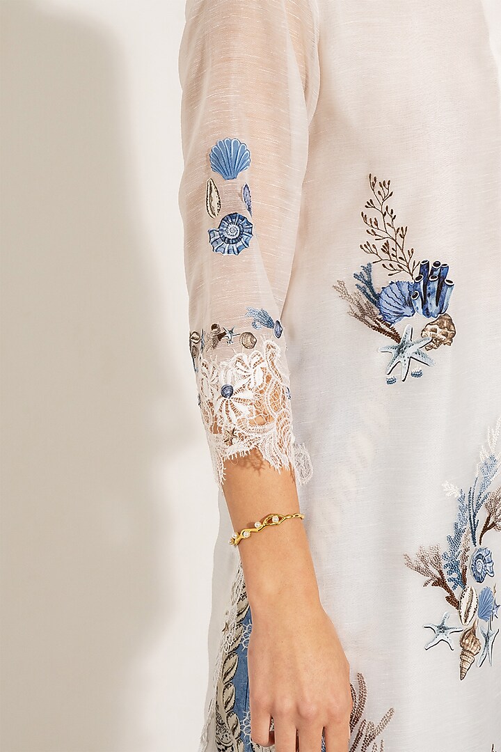 White Dhaka Linen Embroidered Tunic by Ranna Gill at Pernia's Pop Up Shop