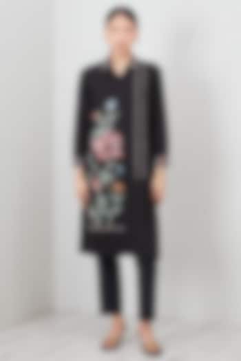 Black China Crinkle Printed & Embroidered Tunic by Ranna Gill at Pernia's Pop Up Shop