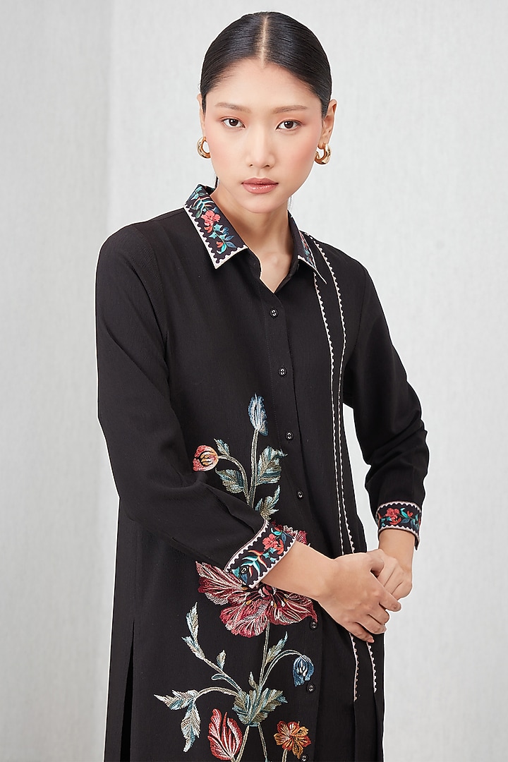 Black China Crinkle Printed & Embroidered Tunic by Ranna Gill at Pernia's Pop Up Shop