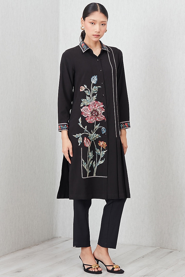 Black China Crinkle Printed & Embroidered Tunic by Ranna Gill at Pernia's Pop Up Shop