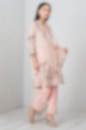 Pink Bugla Lurex Threadwork Tunic Set by Ranna Gill at Pernia's Pop Up Shop
