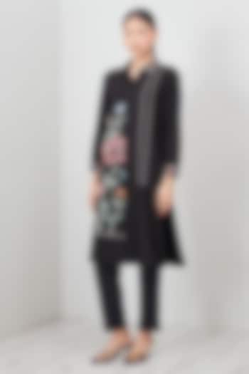 Black China Crinkle Printed & Embroidered Tunic by Ranna Gill at Pernia's Pop Up Shop