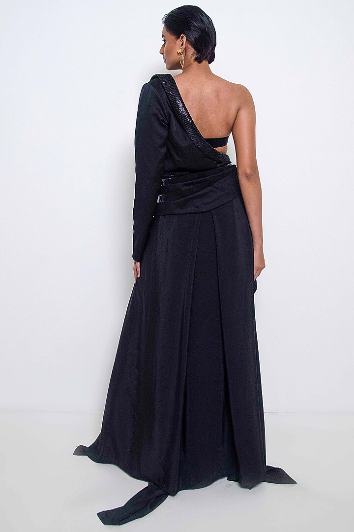 Black Crepe Co-Ord Set by Rimi Nayak at Pernia's Pop Up Shop