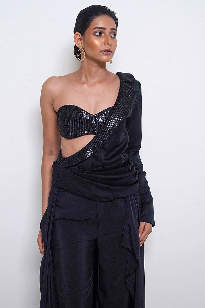 Black Crepe Co-Ord Set by Rimi Nayak at Pernia's Pop Up Shop