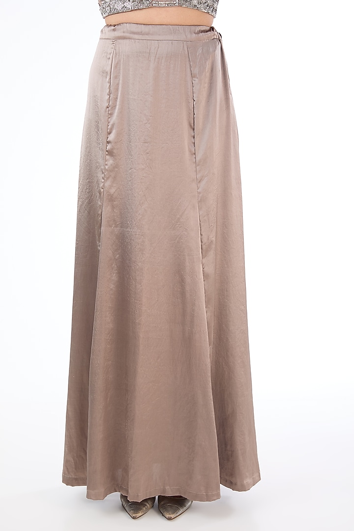 Grey Georgette Hand Embroidered Reception Saree Set by Rabani & Rakha at Pernia's Pop Up Shop