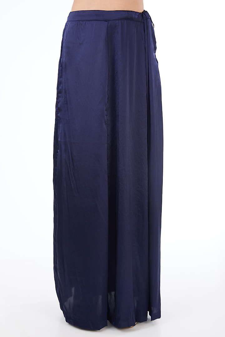 Blue Georgette & Net Hand Embroidered Bridal Saree Set by Rabani & Rakha at Pernia's Pop Up Shop