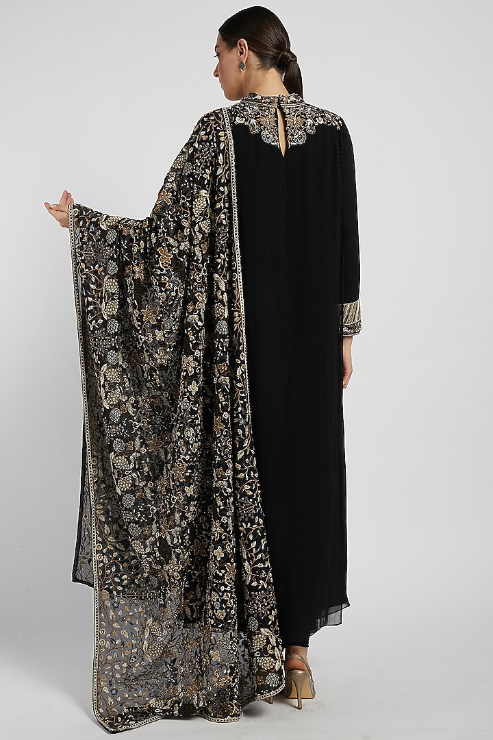 Black Kurta Set With Dupatta by Rabani & Rakha at Pernia's Pop Up Shop