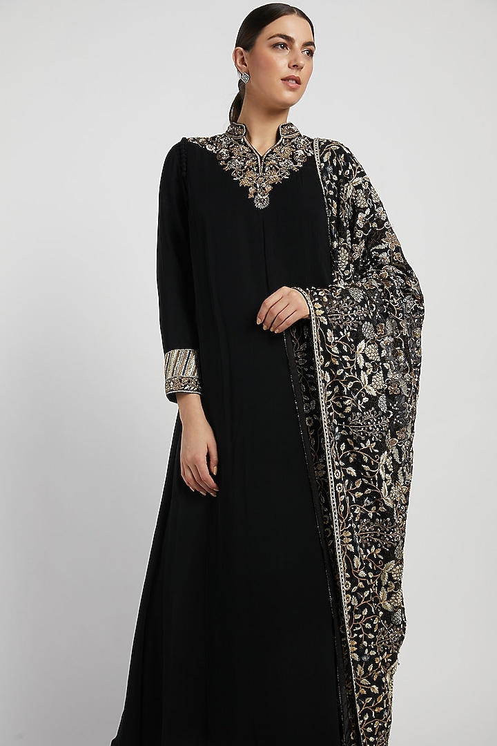 Black Kurta Set With Dupatta by Rabani & Rakha at Pernia's Pop Up Shop