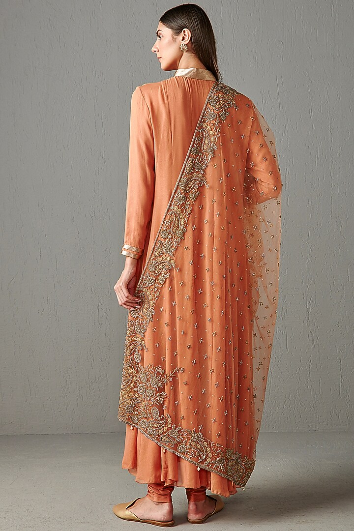 Peach Embroidered Kurta Set by Rabani & Rakha at Pernia's Pop Up Shop