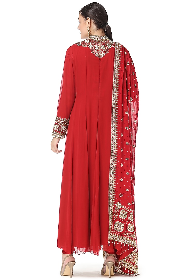 Red Embroidered Kurta Set by Rabani & Rakha at Pernia's Pop Up Shop
