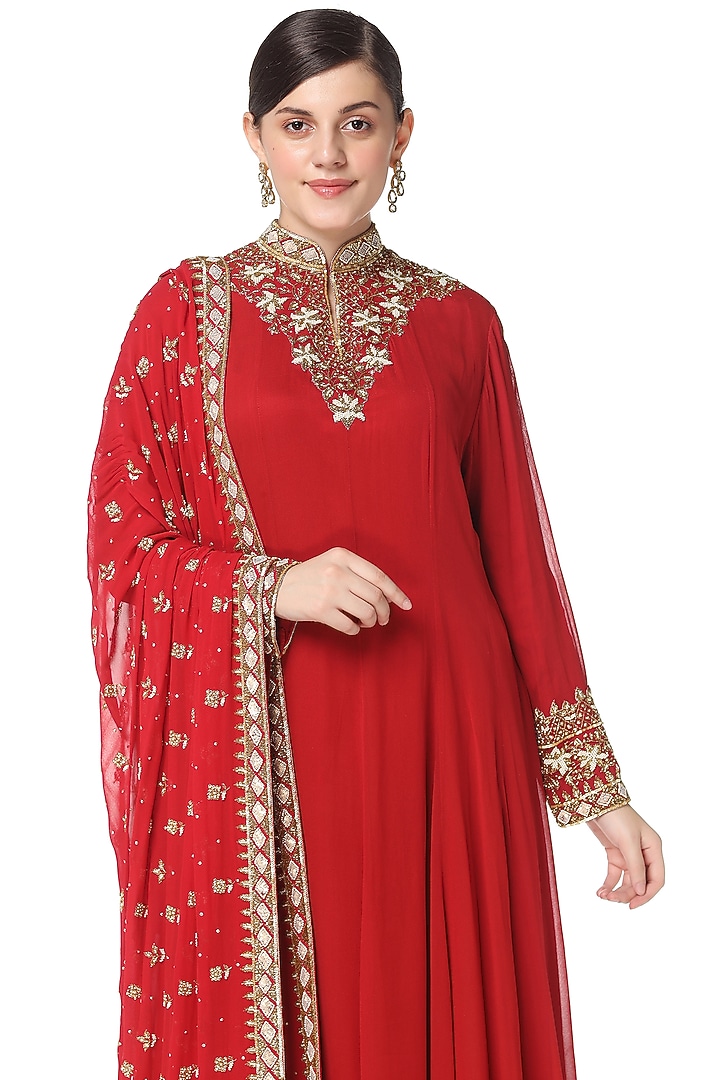 Red Embroidered Kurta Set by Rabani & Rakha at Pernia's Pop Up Shop