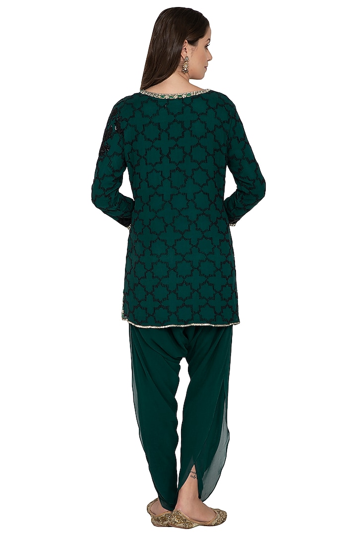 Green Embroidered Kurti With Tulip Pants by Rabani & Rakha at Pernia's Pop Up Shop