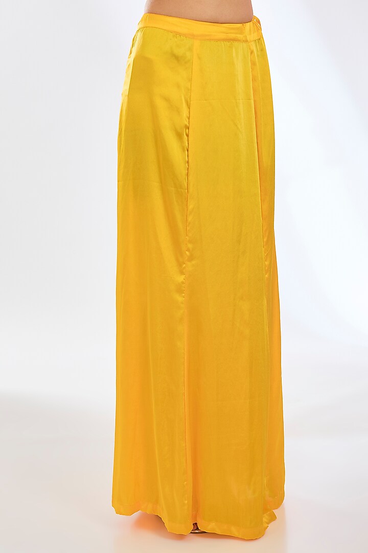 Yellow Georgette Pearl Embroidered Reception Saree Set by Rabani & Rakha at Pernia's Pop Up Shop