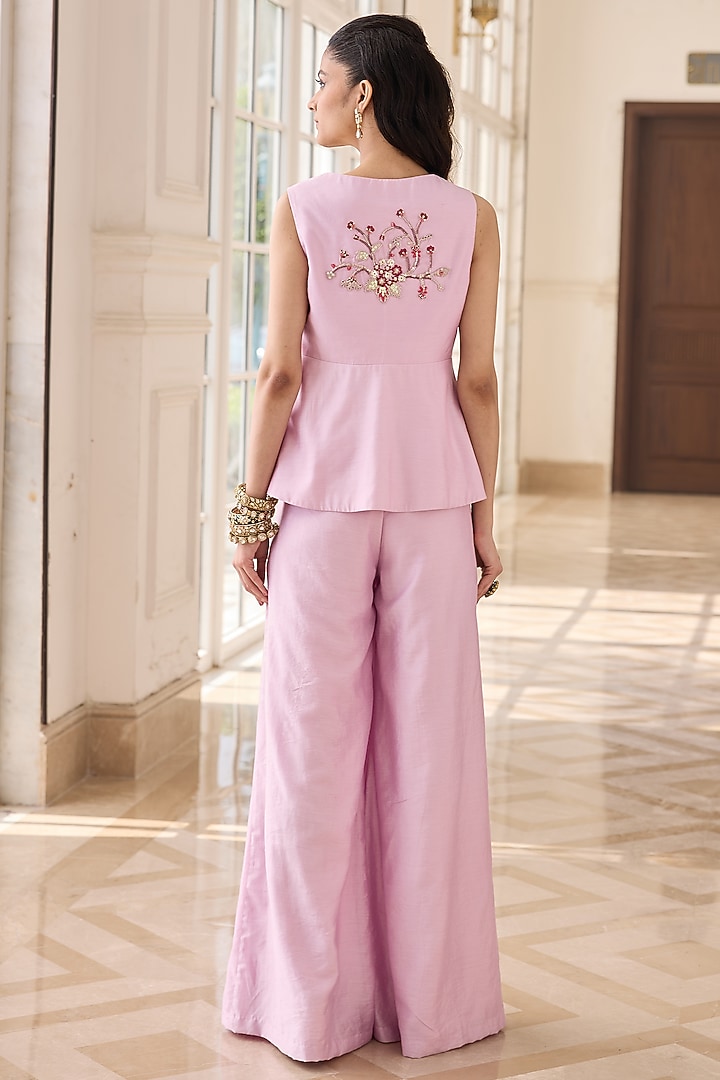 Powder Pink Chanderi & Shantoon Hand Embroidered Co-Ord Set by RINESSA at Pernia's Pop Up Shop