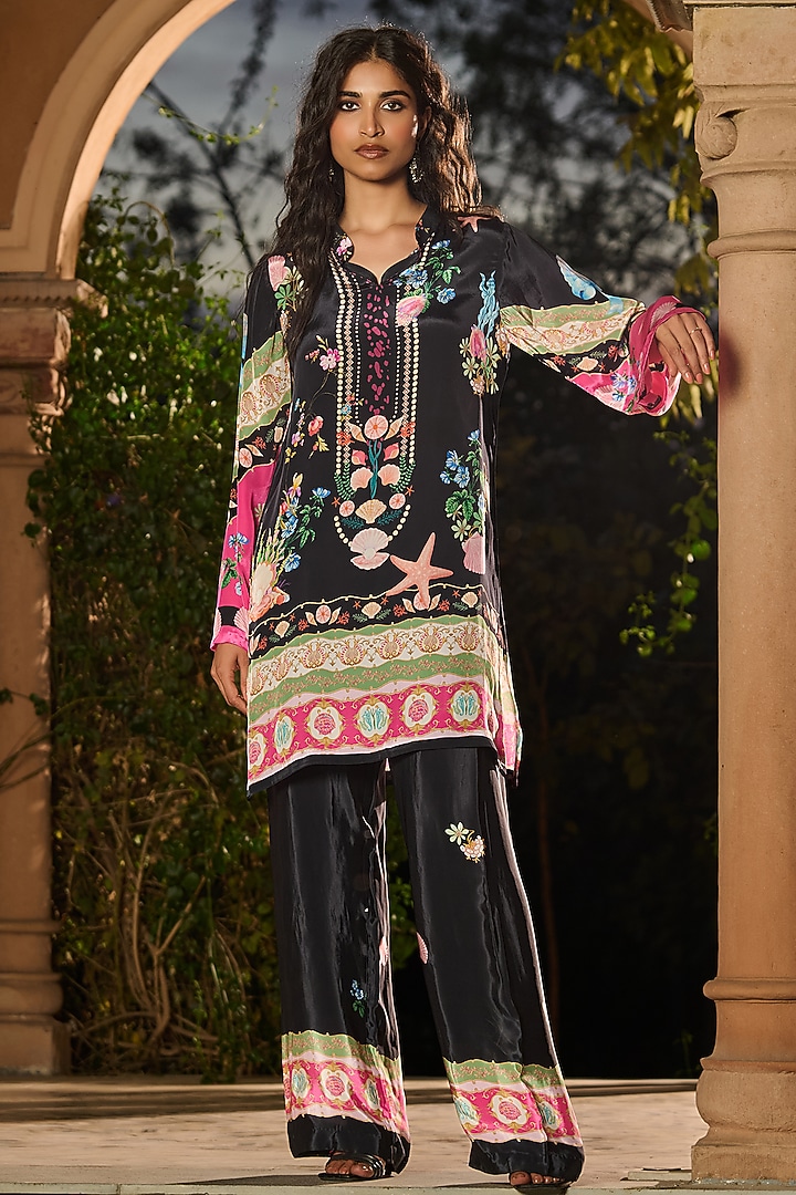 Black Silk & Crepe Printed Kurta Set by RINESSA at Pernia's Pop Up Shop