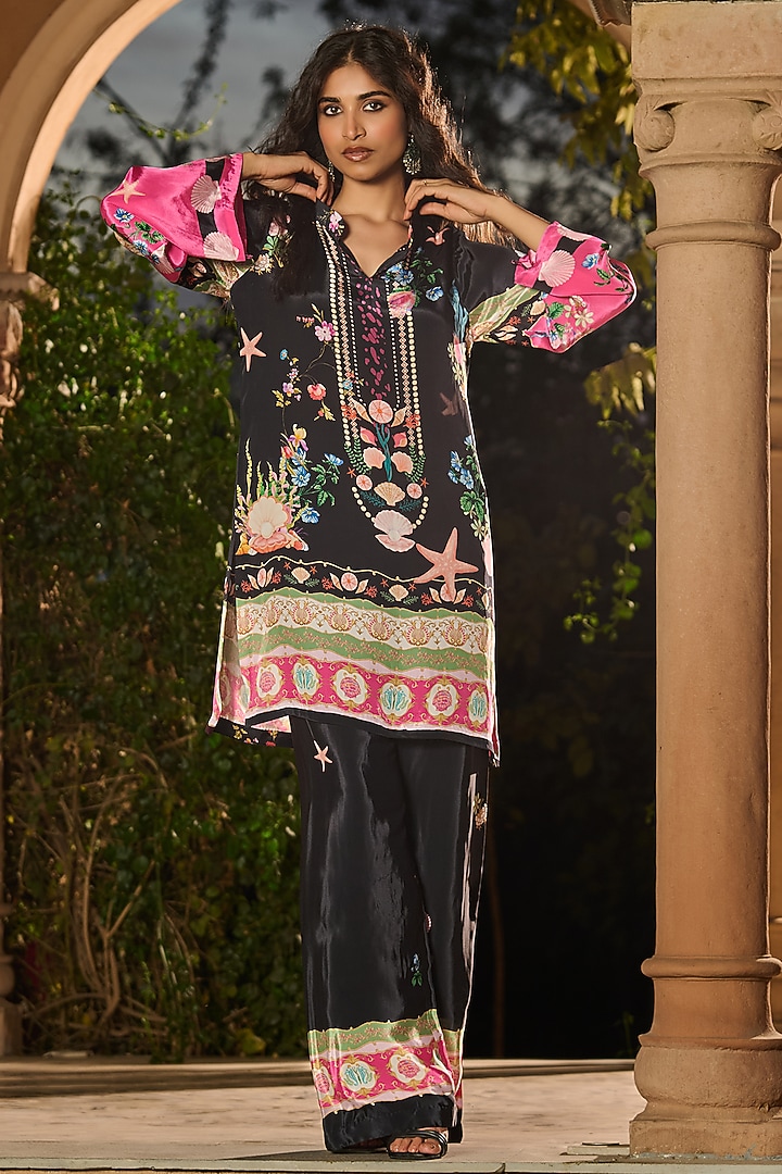 Black Silk & Crepe Printed Kurta Set by RINESSA at Pernia's Pop Up Shop