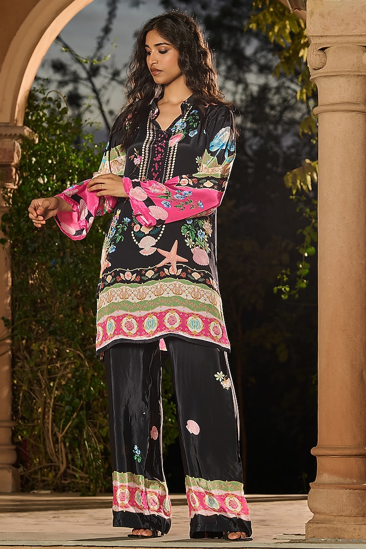 Black Silk & Crepe Printed Kurta Set by RINESSA at Pernia's Pop Up Shop