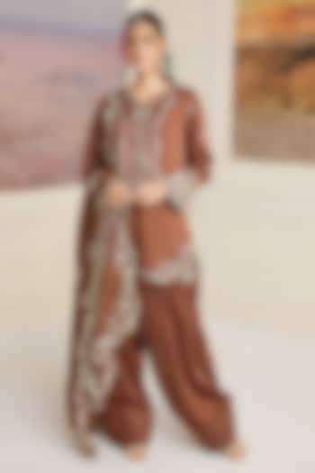 Coco-Colored Modal Satin Thread Work Kurta Set by RINESSA at Pernia's Pop Up Shop