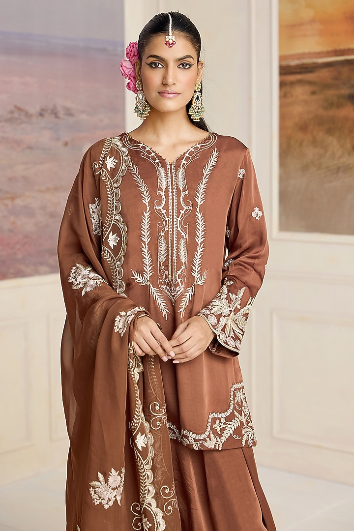 Coco-Colored Modal Satin Thread Work Kurta Set by RINESSA at Pernia's Pop Up Shop