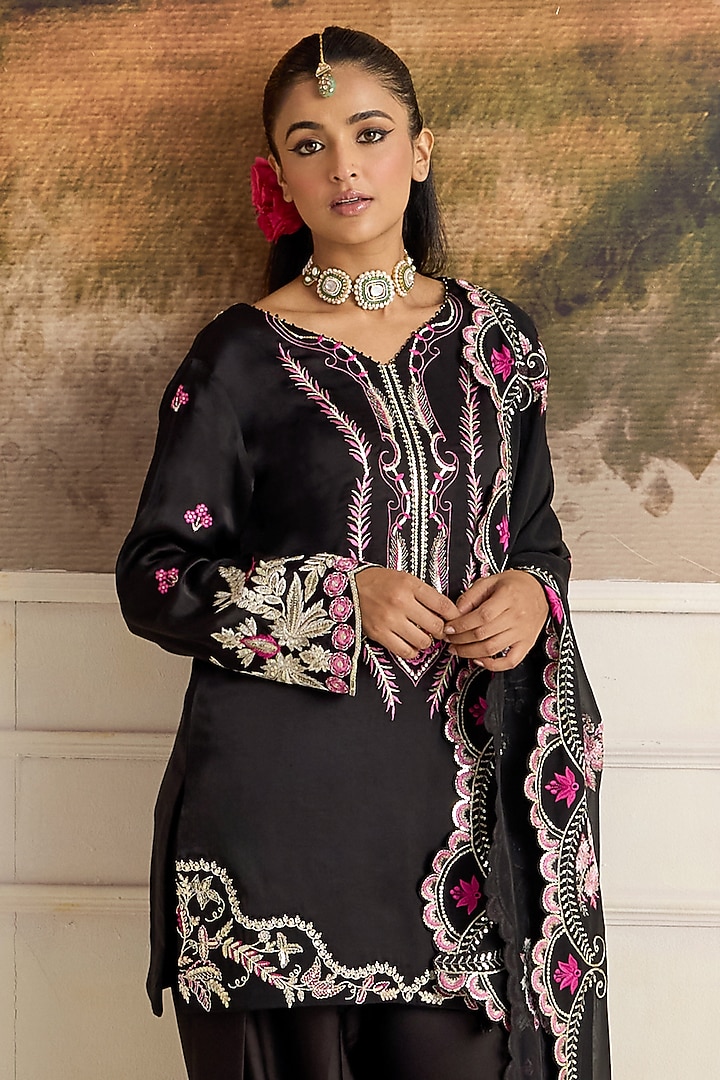 Black Modal Satin Thread Work Kurta Set by RINESSA at Pernia's Pop Up Shop