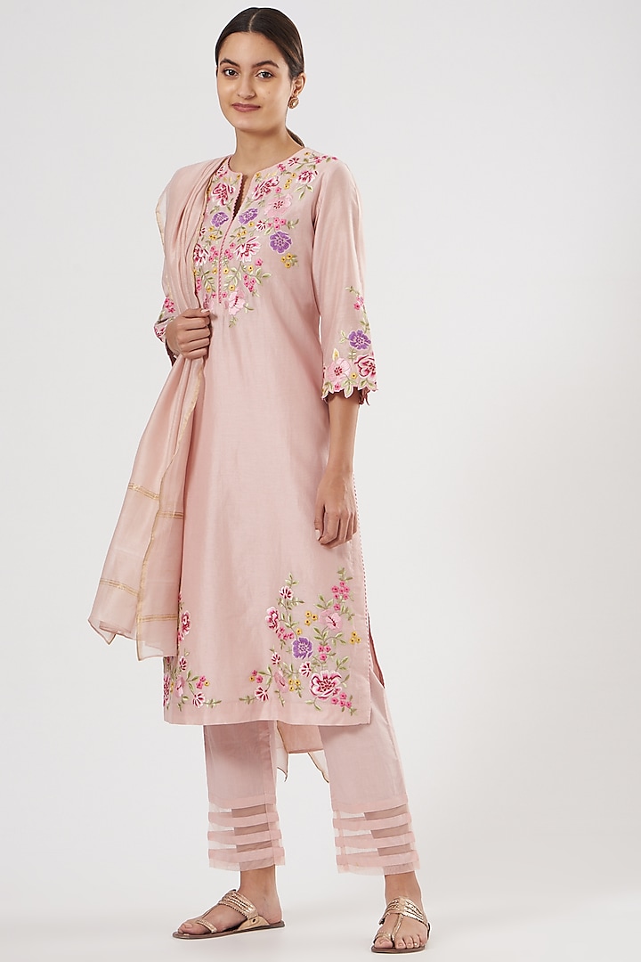 Blush Pink Embroidered Kurta Set by Rajat & shradda