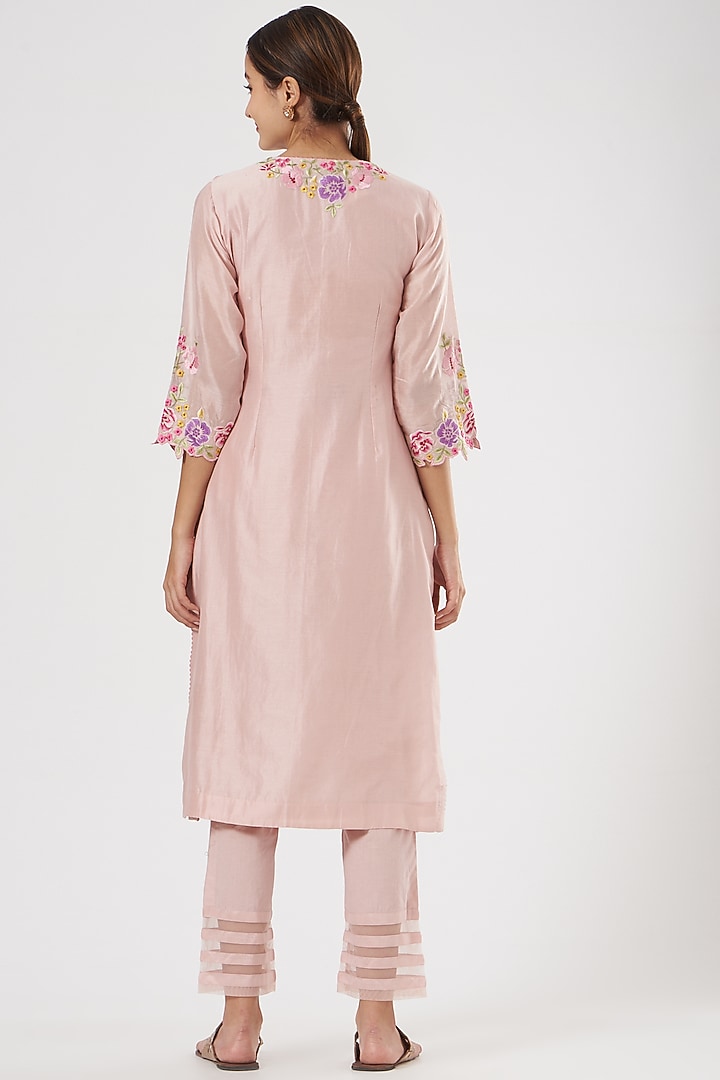Blush Pink Embroidered Kurta Set by Rajat & shradda at Pernia's Pop Up Shop