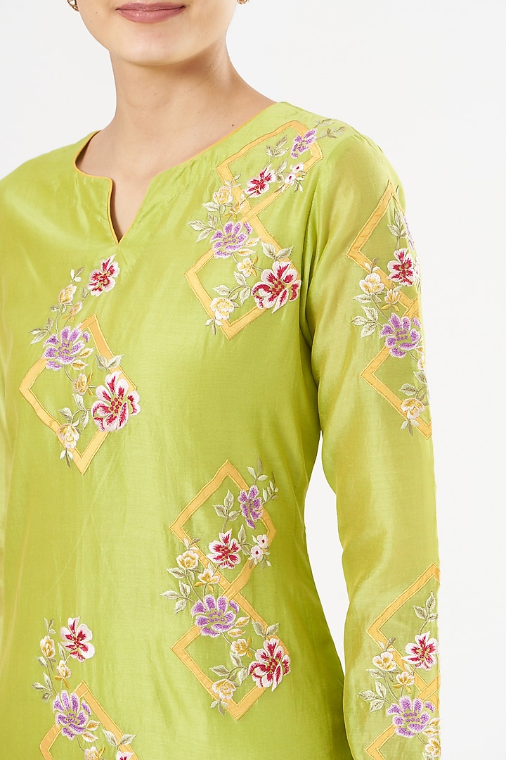 Lime Green Thread Work Embroidered Kurta Set by Rajat & shradda at Pernia's Pop Up Shop