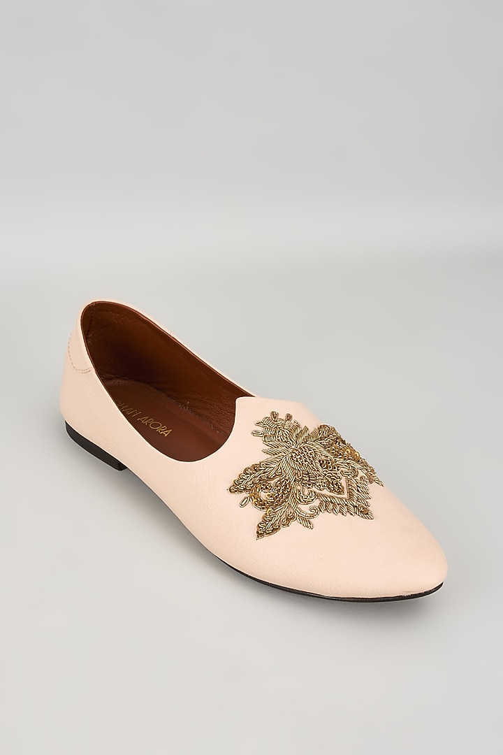 Ivory Leather Zardosi Embroidered Mojris by ROHAN ARORA at Pernia's Pop Up Shop