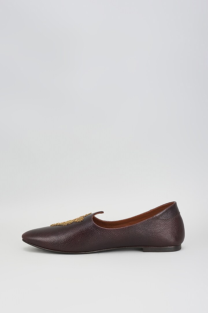 Bombay Brown Leather Zardosi Embroidered Mojris by ROHAN ARORA at Pernia's Pop Up Shop