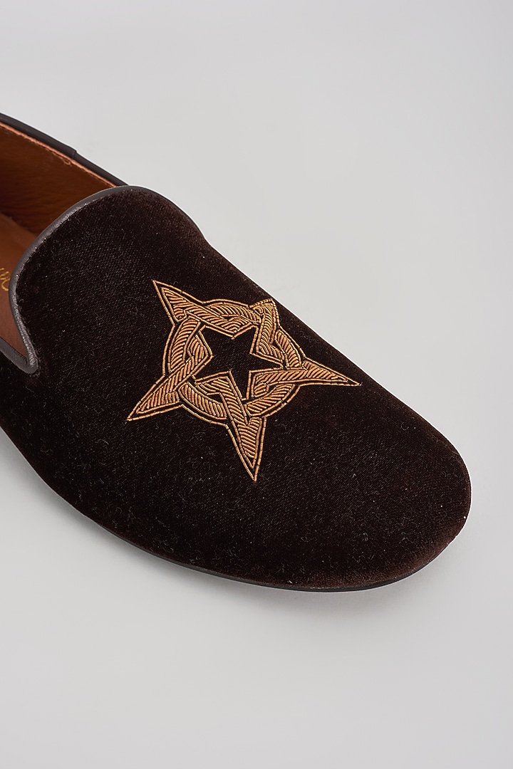 Deep Brown Velvet Zardosi Embroidered Shoes by ROHAN ARORA at Pernia's Pop Up Shop