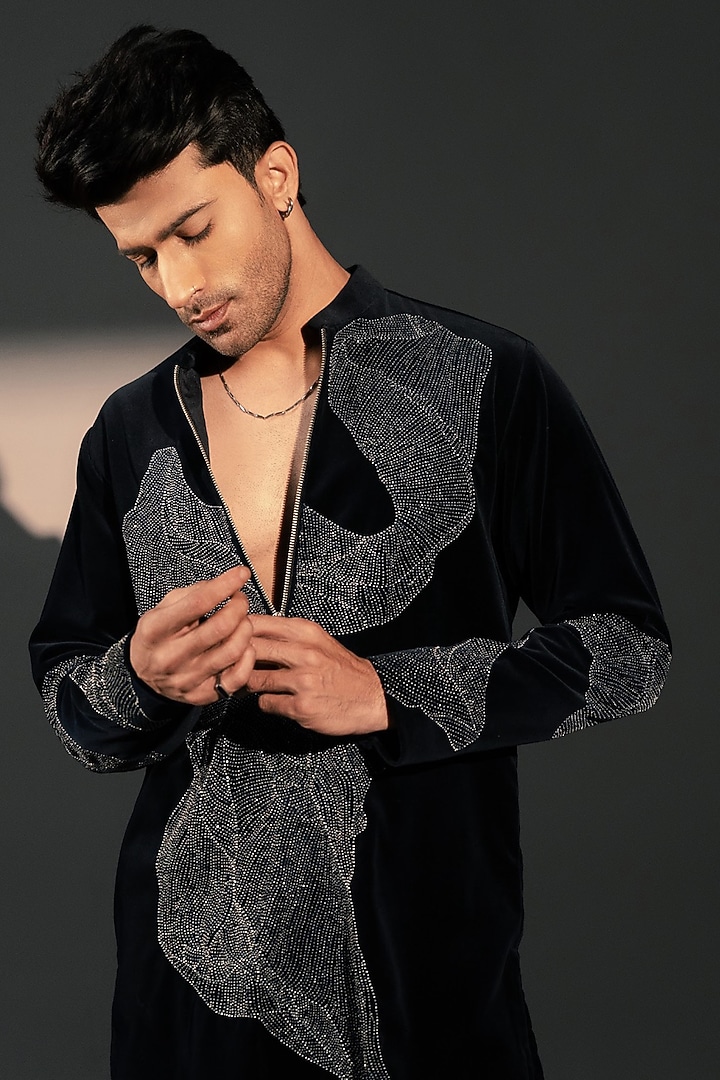 Midnight Blue Velvet Kurta Set by Rohit Doshi at Pernia's Pop Up Shop