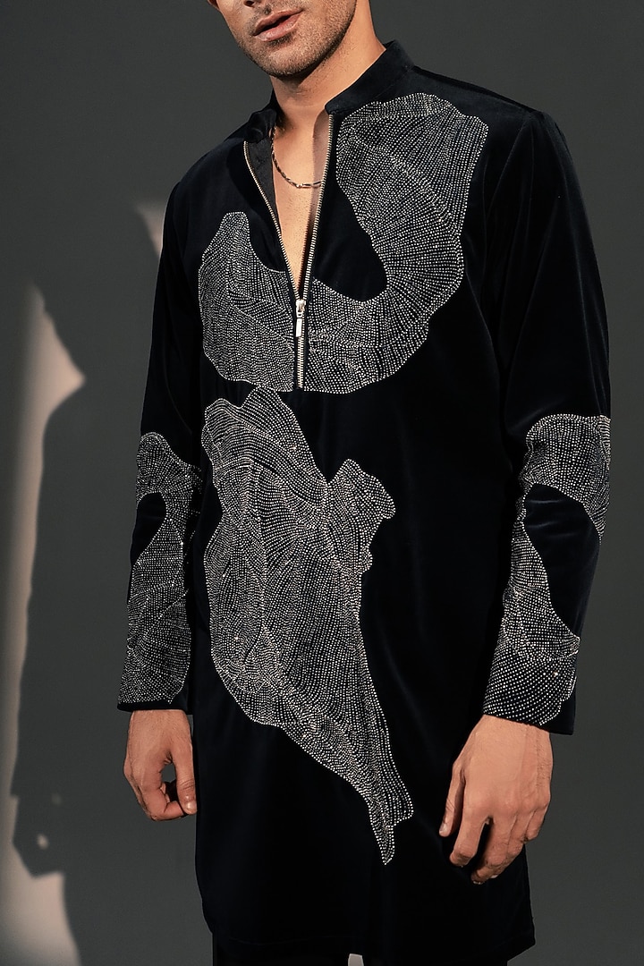 Midnight Blue Velvet Kurta Set by Rohit Doshi at Pernia's Pop Up Shop
