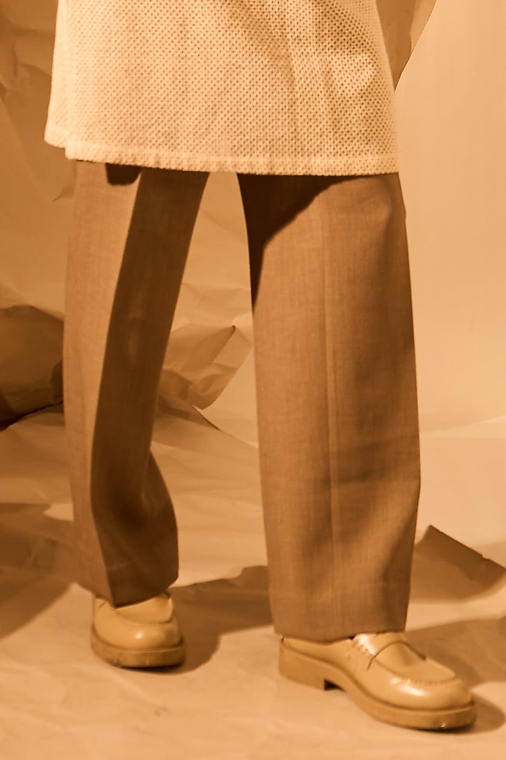 Off-White Chatai Matka Fabric Handwork Jodhpuri Set by Rohit Doshi at Pernia's Pop Up Shop