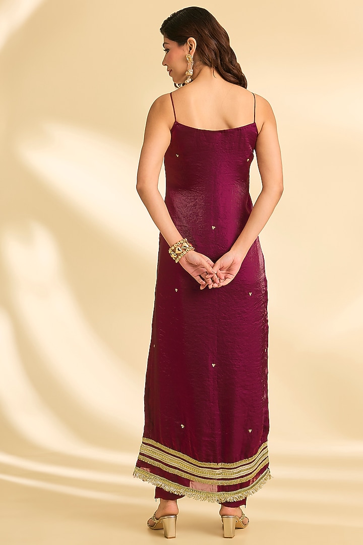 Maroon Shimmer Wrinkled Tissue Crepe Lace Work Kurta Set by Roohbab at Pernia's Pop Up Shop