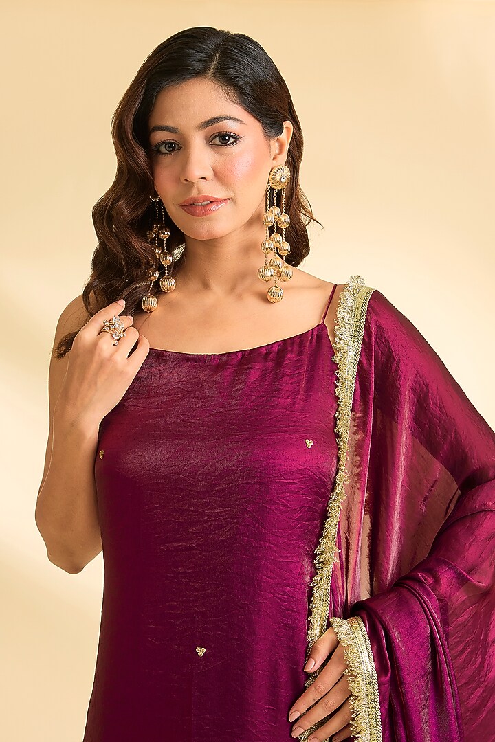 Maroon Shimmer Wrinkled Tissue Crepe Lace Work Kurta Set by Roohbab at Pernia's Pop Up Shop